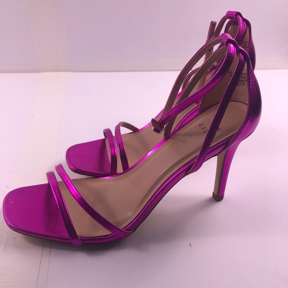 Shoes women size  new with the tags - Picture 2 of 8